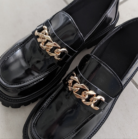 Platform Shoes/Loafers with Gold Chain - Picture 6 of 6